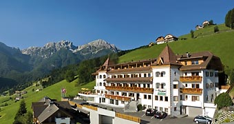 Berghotel Zirm Valdaora Hotel